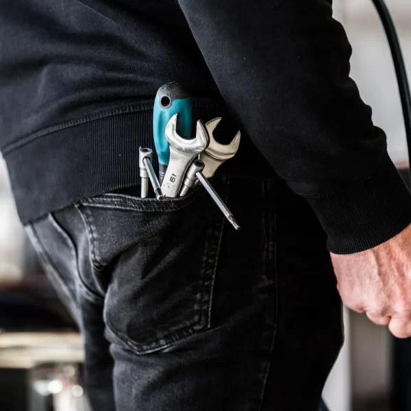 Gereedschap achtertas 1800px 600x600